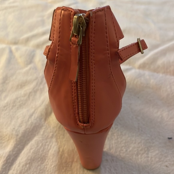 Ladies salmon high heels size 8Bamboo - Picture 3 of 6